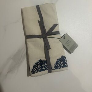 NEW in Package West Elm Four (4)
Light Beige Blue Embroidered Cloth
Napkins